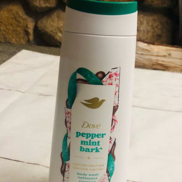Dove Peppermint Bark Body Wash Holiday Treats Limited Edition 20 oz - Picture 2 of 5